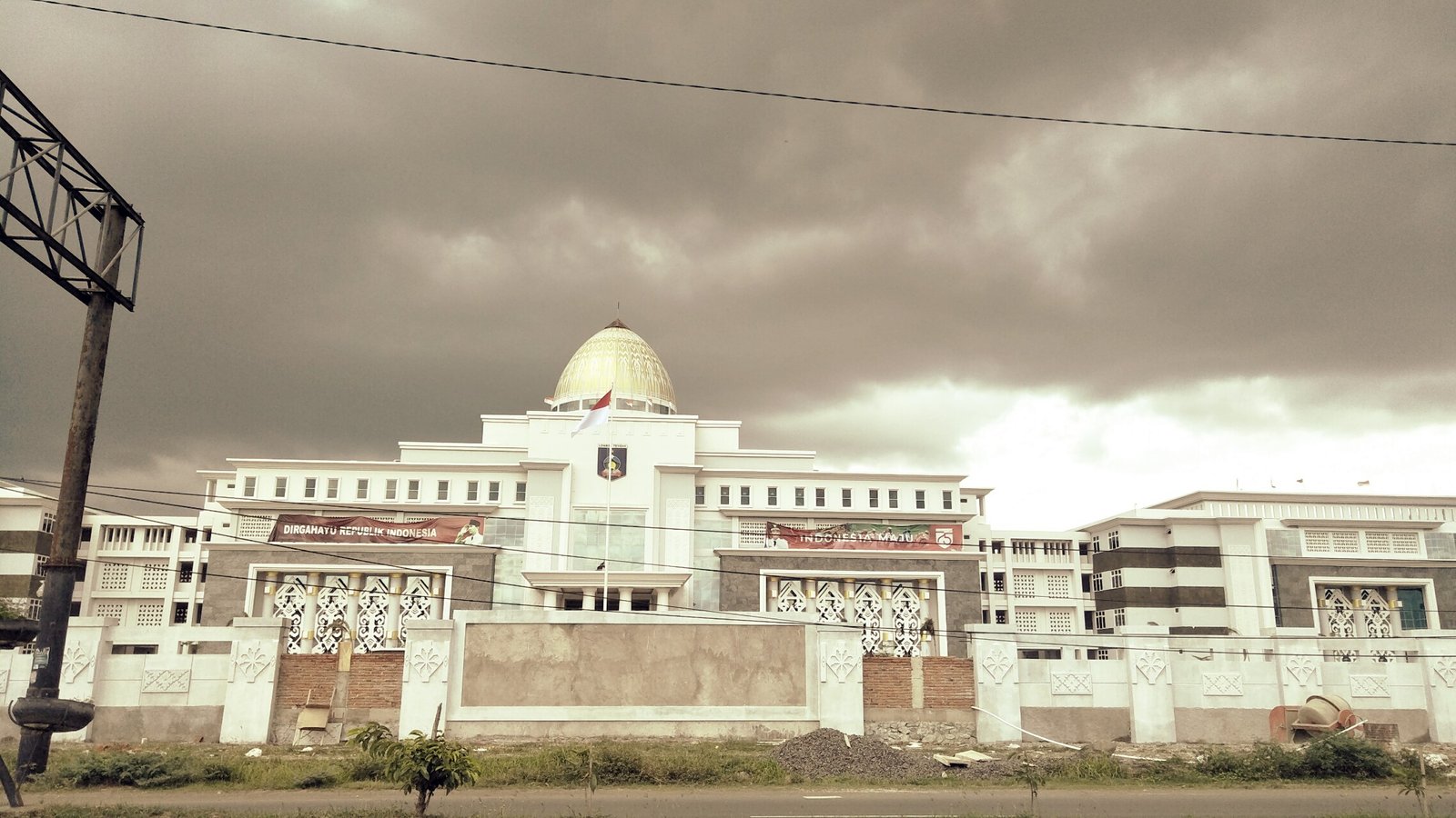 ASN Meninggal akibat Covid-19, Kantor Bupati Lombok Tengah ditutup