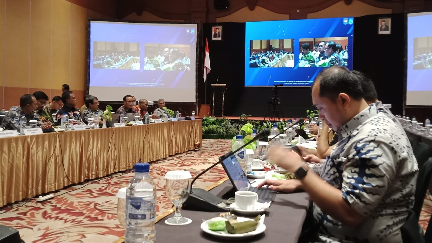 Workshop Pembahasan Isu Strategis dan Aktual Perencanaan Pembangunan Daerah di Regional IV yang diikuti Pemerintah NTB, NTT, Maluku dan Papua di Hotel Lombok Raya, Selasa, (21/2).