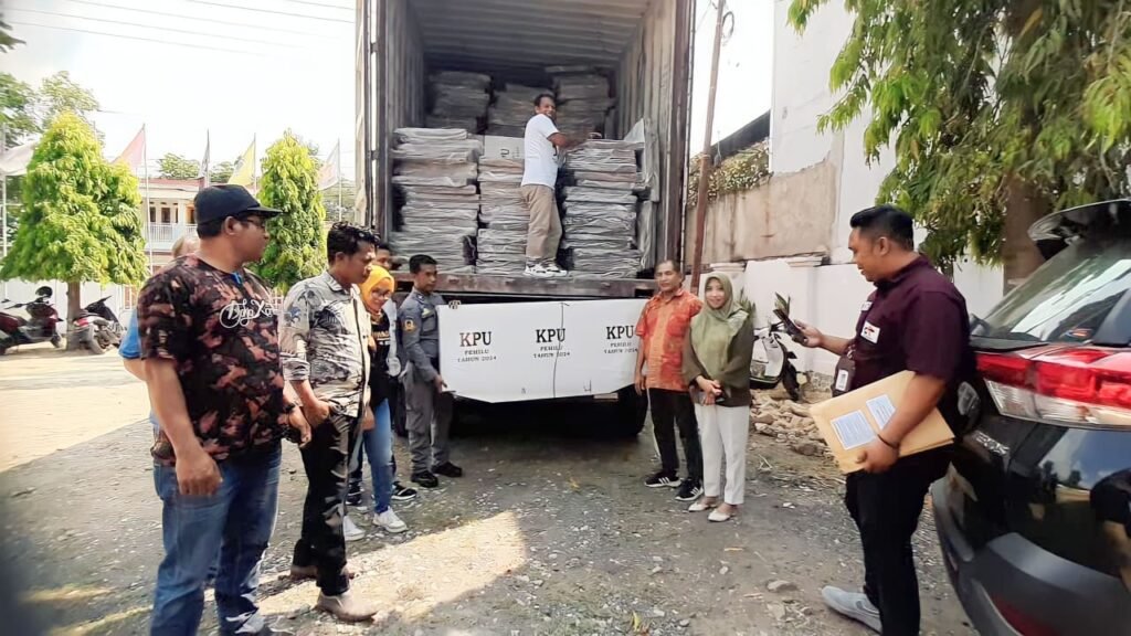 Komisi Pemilihan Umum Kota Bima, Sabtu (4/11) menerima logistik penyelenggaraan Pemilu tahun 2024.