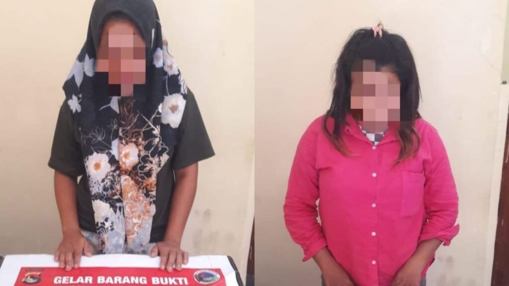 Dua perempuan pengedar sabu asal Desa Tumpu Kecamatan Bolo, Kabupaten Bima berhasil ditangkap Polsek Bolo, Sabtu (4/11). Mereka tersebut yakni NA (28 tahun) dan NP (28 tahun).