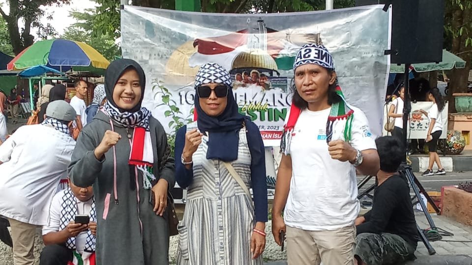 Oshien Skincare saat menggalang dana untuk Palestina di Udayana Kota Mataram, Minggu (12/11/2023).