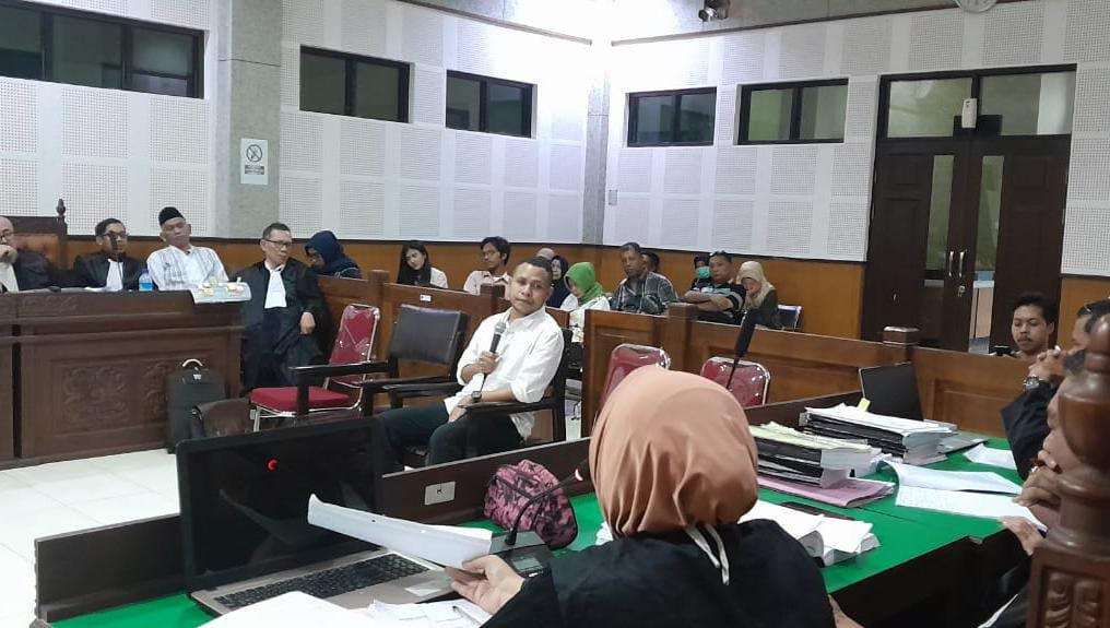 Pengakuan saksi pada persidangan kasus korupsi pasir besi Lombok Timur dengan dua terdakwa yakni mantan Kepala Dinas ESDM NTB Muhammad Husni dan Zainal Abidin, dan mantan Kabid Minerba Dinas ESDM NTB Syamsul Makrif di Pengadilan Tipikor Mataram, Selasa (14/11).