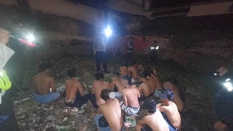 18 remaja di Sumbawa diamankan karena kedapatan pesta miras dan bawa Sajam, Sabtu (18/11).
