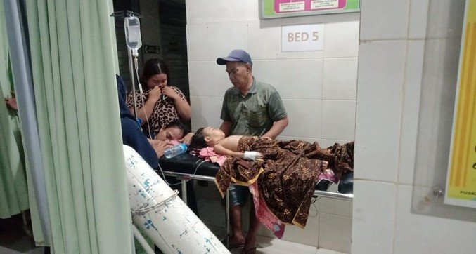 Bocah 4 tahun di Lombok Timur dirawat di rumah sakit akibat diserang komplotan anjing, Selasa (14/11/2023). foto: ist