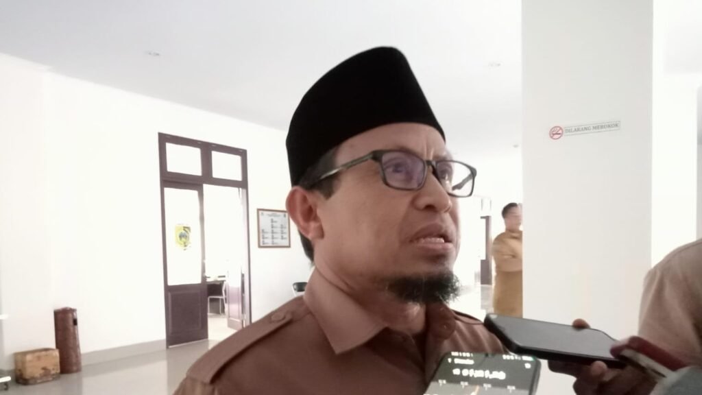 Kepala Dinas Dikbud Lombok Timur, Izzuddin.