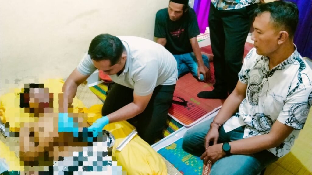 Agus Muliadi, 23 tahun ditemukan tewas tergantung di rumahnya di Desa Persiapan Mongas Bersatu Kecamatan Kopang, Kabupaten Lombok Tengah, Jumat pagi (1/12/2023).