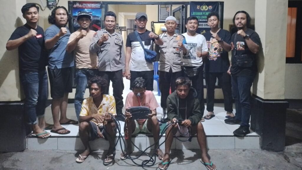 Curi handle boat, tiga pria warga Desa Malaka Kecamatan Pemenang Lombok Utara ditangkap polisi, Senin (4/12).