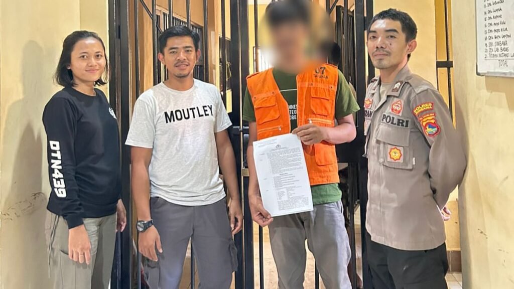Seorang pria inisial KA, 29 tahun asal Kecamatan Alas Kabupaten Sumbawa ditangkap polisi karena mencabuli bocah 9 tahun, Minggu (14/1/2024).