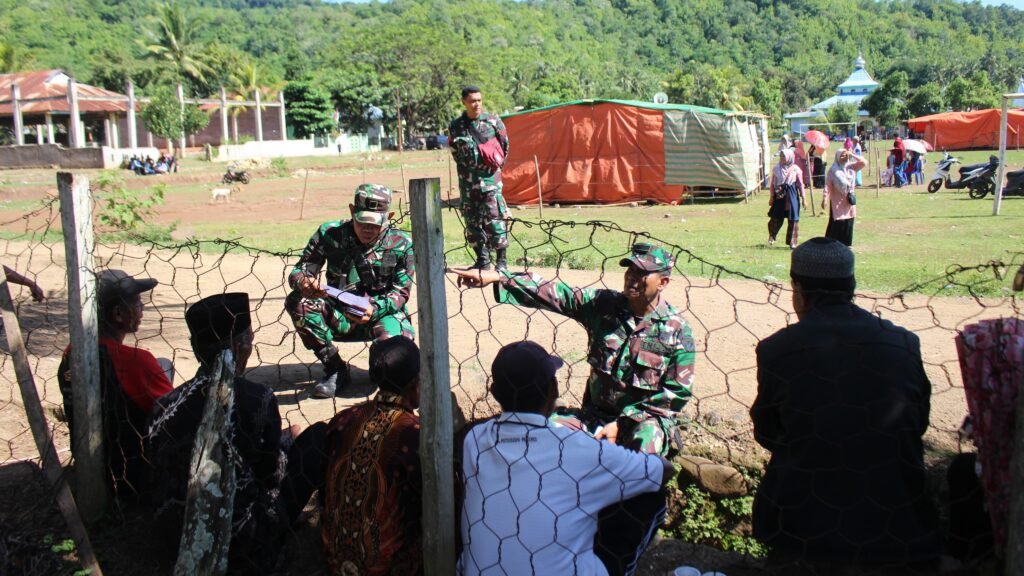 TNI saat mengawal PSU di Kecamatan Parado Kabupaten Bima, Sabtu (24/2/2024)