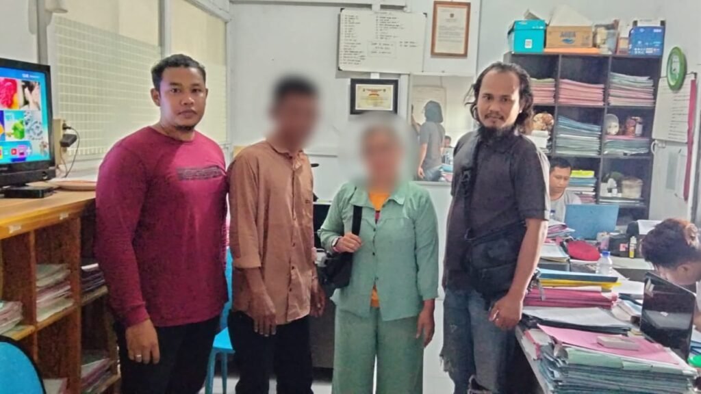 Pasangan suami istri terduga pelaku penipuan yakni, SM, 40 tahun, JK asal Grobogan, Jawa Tengah ditangkap polisi Polres Sumbawa, Rabu (7/2/2024).