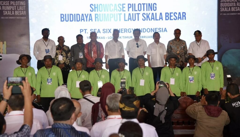 Kemenkomarves, Jenderal (Purn) Luhut Binsar Pandjaitan, M. A. P, lakukan kunjungan kerja ke Teluk Ekas, Kecamatan Jerowaru, Kabupaten Lombok Timur, Kamis (29/2/2024).