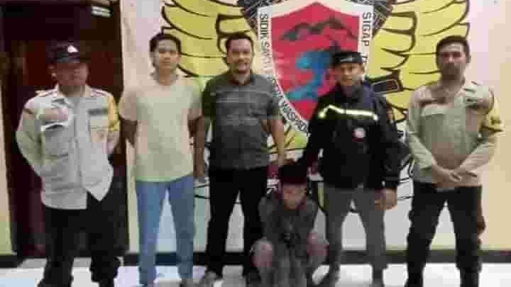 Terduga pelaku penganiaya anak kandung yang masih balita di Kecamatan Belo Kabupaten Bima ditangkap polisi.