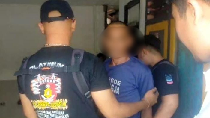 Satu dari dua pelaku pencurian sepeda motor di Narmada Kabupaten Lombok Barat ditangkap anggota Polresta Mataram, Rabu (20/3/2024).