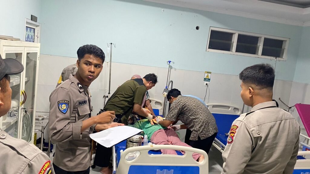 Seorang perawat bernama Mirda Asparina, 24 tahun di Lombok Timur dirawat di RS usai dibacok OTK, Jumat malam (8/3/2024).