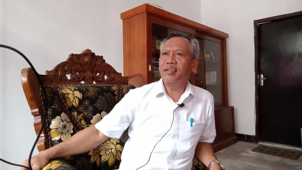 Kepala Disnakertrans Lombok Timur, Khairi.