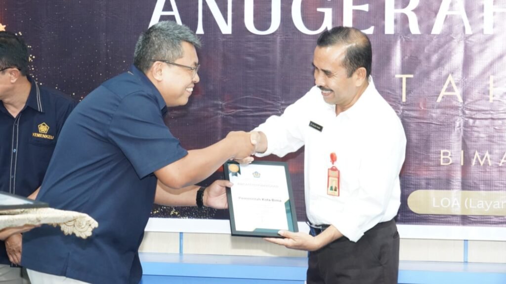 Pemerintah Kota Bima meraih 2 penghargaan pada Anugerah Reksa Bandha yang digelar Kantor Pelayanan Kekayaan Negara dan Lelang (KPNL) Bima di Aula Satonda Kantor KPPN Bima, Rabu (24/4/2024).