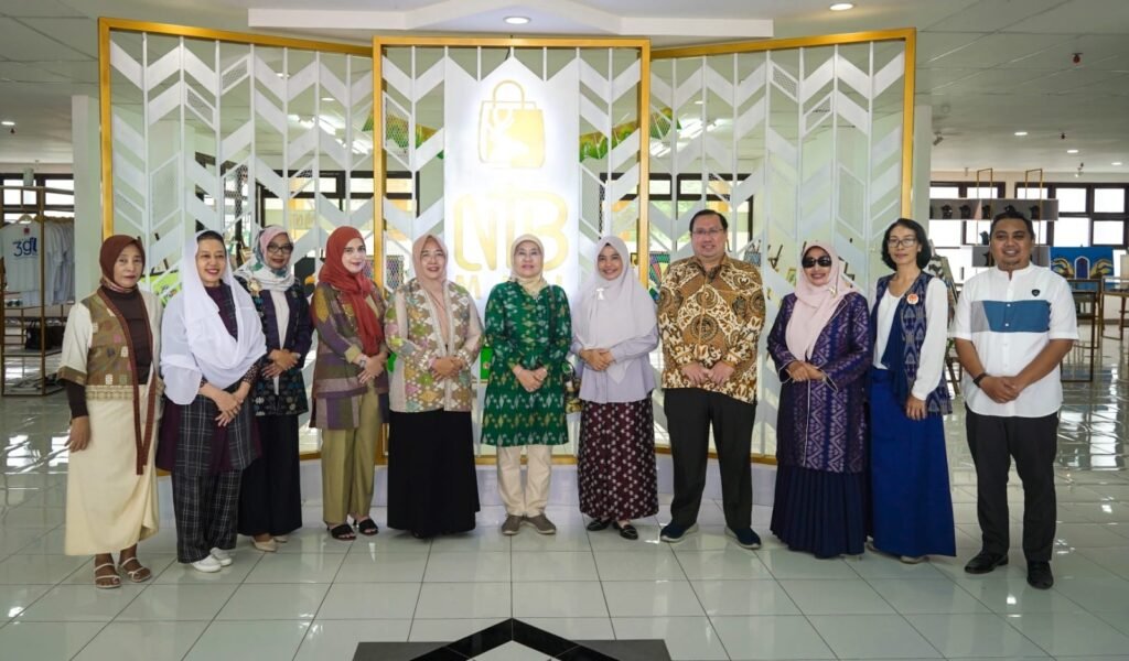 Ditjen Industri Kecil Menengah dan Aneka Kemenperin tengah menjalin kolaborasi yang erat dengan Pemerintah NTB untuk menggarap event Nasional Bangga Buatan Indonesia (BBI) yang dijadwalkan akan diselenggarakan di NTB pada Desember tahun ini.