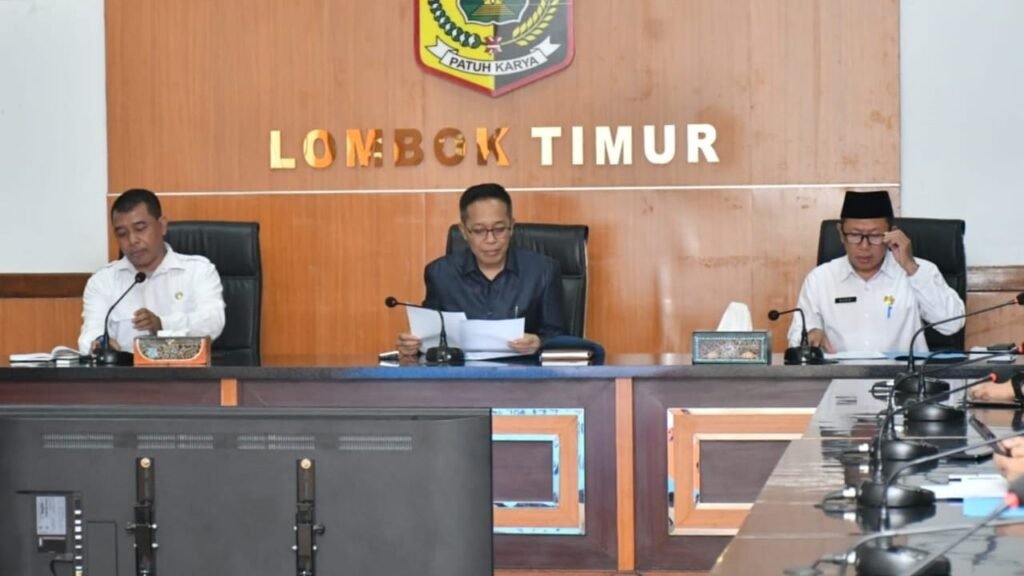 Saat PJ Bupati Lombok Timur, H.M Juaini Taofik rapat evaluasi capaian PAD.