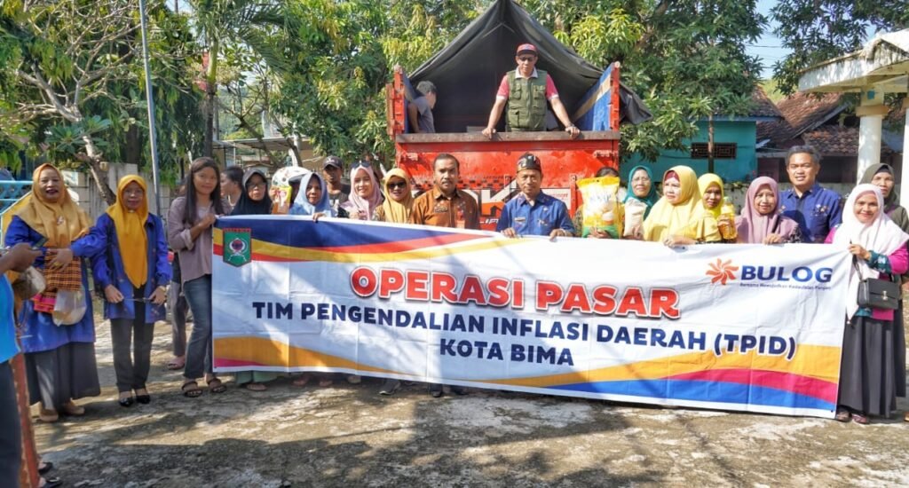 Operasi pasar murah di Kelurahan Kumbe Kota Bima, Kamis (25/4/2024).