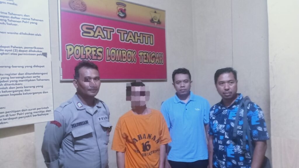 Pelaku pencurian rumah kosong di Dusun Penyabak II Desa Beleka Kecamatan Praya Timur, Kabupaten Lombok Tengah ditangkap polisi.