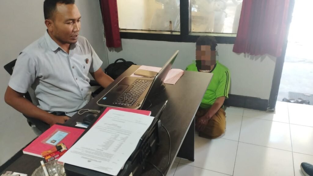 Curi kotak amal, pria berinisial Y, (48) warga Kecamatan Pragaan Kabupaten Sumenep diamankan petugas di Lombok Tengah.