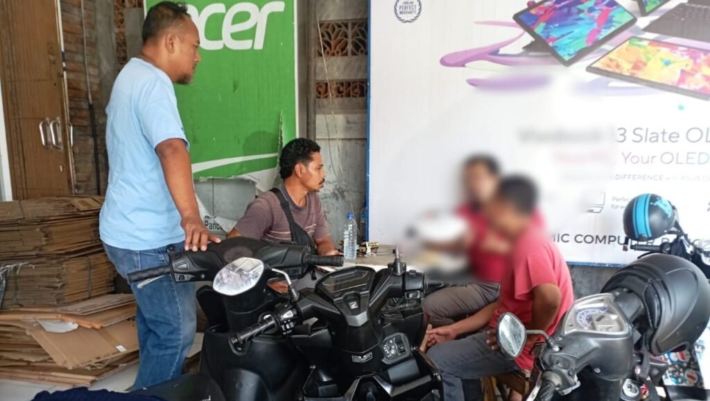 Terduga pelaku pencurian inisial TB, pria 39 tahun, asal Sandik, Lombok Barat ditangkap polisi, Selasa (28/5/2024).