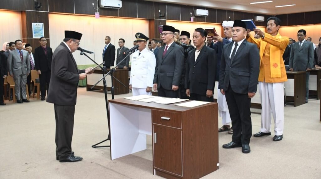 103 pejabat di Lingkup Pemda Lombok Utara dilantik ulang oleh Bupati Lombok Utara Djohan Sjamsu, Rabu (29/05/2024).