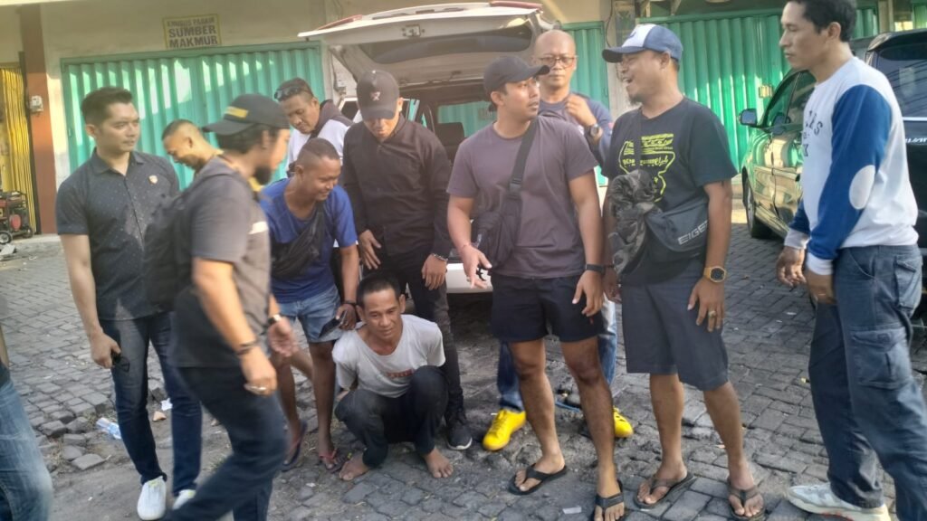 Kabur dari mobil tahanan, terdakwa kasus pencurian berinisial Z akhirnya ditangkap tim Satreskrim Polresta Mataram, di Lombok Barat, Nusa Tenggara Barat (NTB), Sabtu (29/6/2024).
