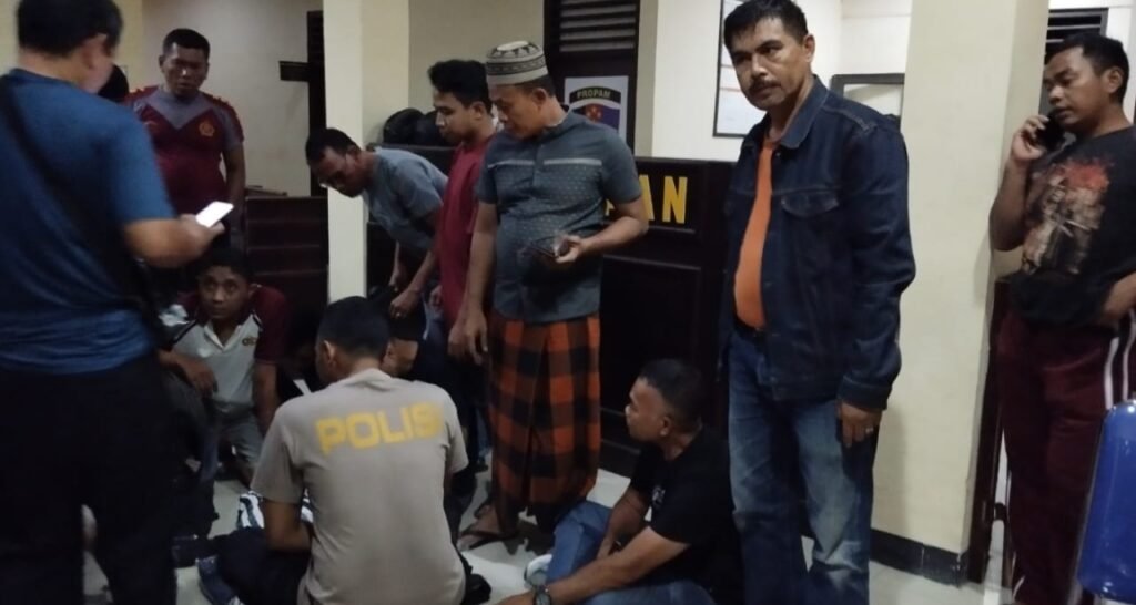 Dua pencuri spesialis pecah kaca mobil ditangkap di Alas Sumbawa, senin (15/7/2/2024).