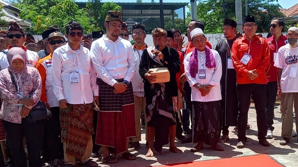 Danny-Zaky bersama Partai Pengusung saat mendaftar ke KPU Lombok Utara, Kamis (29/8/2024).