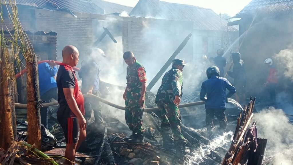 Satu rumah milik Alwi Gani, di Desa Belo Kecamatan Palibelo Kabupaten Bima ludes terbakar, Kamis (12/9/2024).