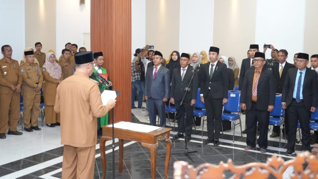 Wali Kota Bima lantik sejumlah pejabat eselon.