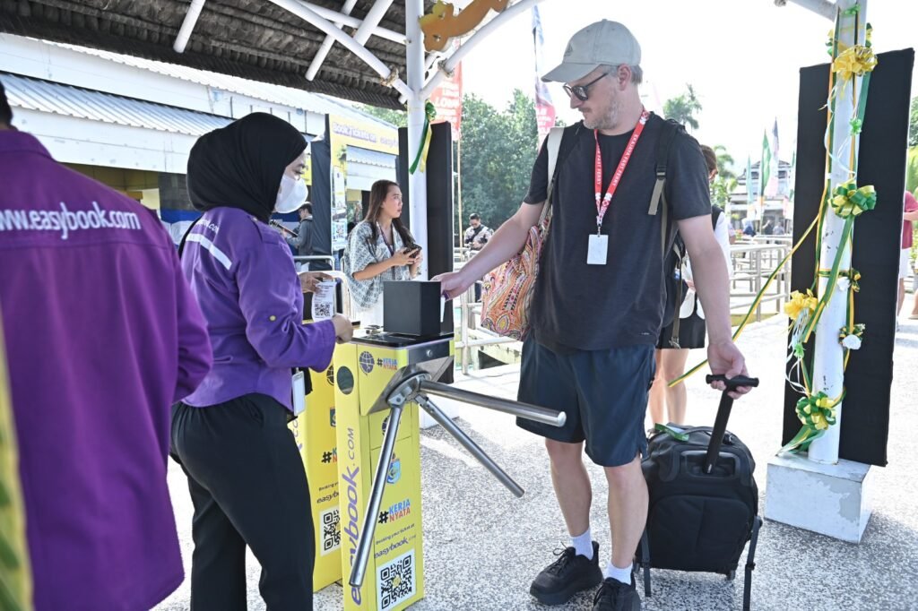 Penerapan sistem E-Ticketing di Pelabuhan Senggigi
