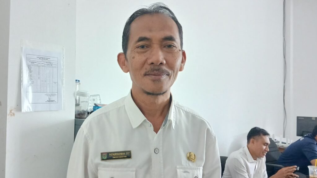 Kepala Dinas Sosial KLU, Fathurrahman. (Foto. kicknews.today/Anggi)