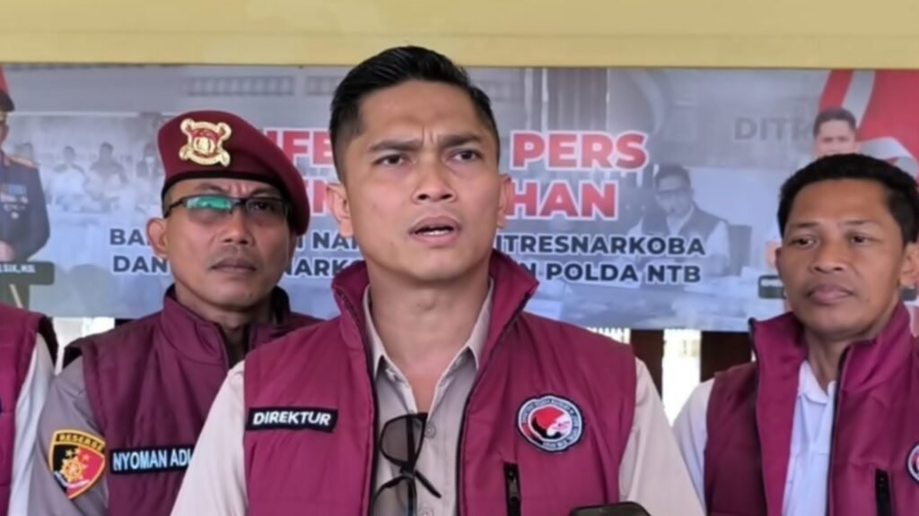 Direktur Reserse Narkoba Polda NTB, Kombes Pol Roman Smaradhana Elhaj