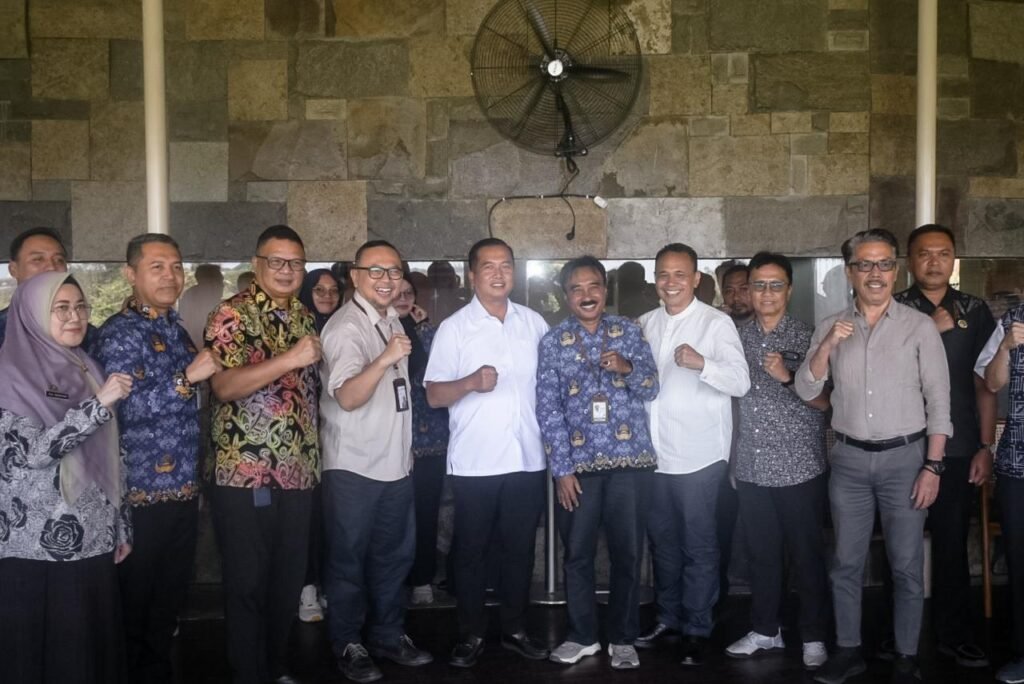 Presentasi pengembangan NTB Satu Data dan Dashboard Eksekutif di Gema Coffee Mataram, Kamis 17/9/26 (foto kicknews.today/adpim)