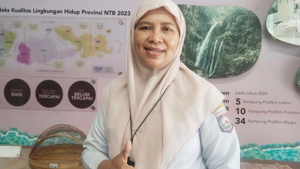 Sekretaris DLHK Provinsi NTB, Samsyiah Samad S.Hut. Msi (foto kicknews.today/wn)