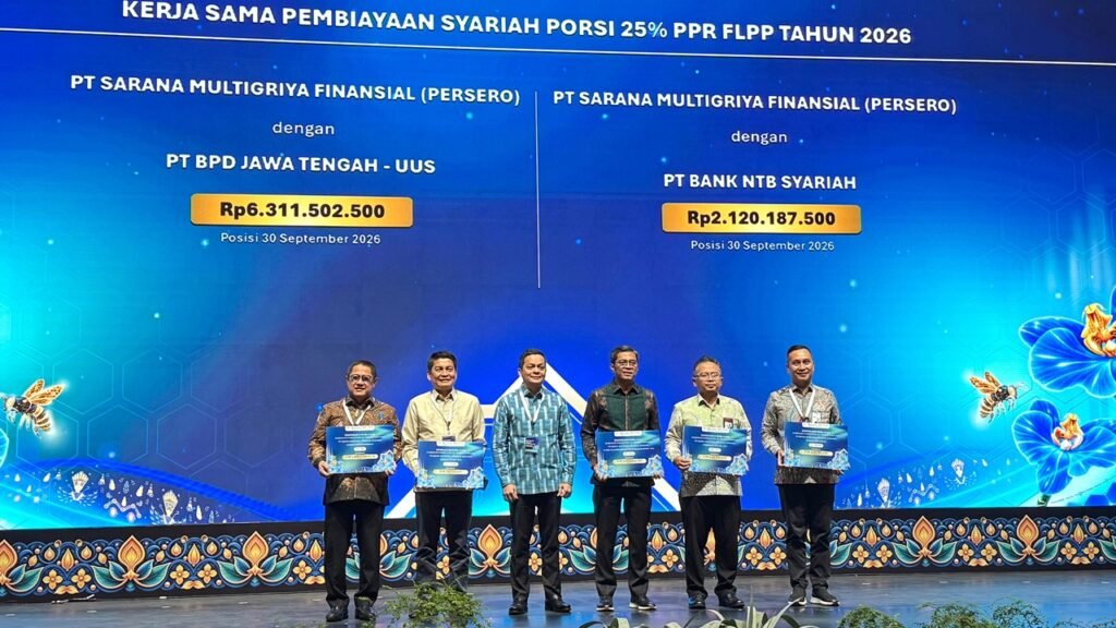 Perwakilan Bank NTB Syariah bersama PT Sarana Multigriya Finansial (Persero) dan peserta lainnya dalam seremoni kerja sama pembiayaan syariah porsi 25 persen PPR FLPP Tahun 2026 pada rangkaian ISEF 2026 di Jakarta. (Foto: Dok. Bank NTB Syariah)