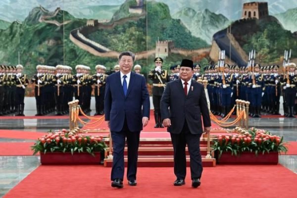 Presiden China Xi Jinping mengadakan upacara penyambutan untuk Presiden Republik Indonesia (RI) Prabowo Subianto di Aula Utara Balai Agung Rakyat, sebelum keduanya melangsungkan pembicaraan, di Beijing, ibu kota China, pada 9 November 2024. (Xinhua-Xie Huanchi)