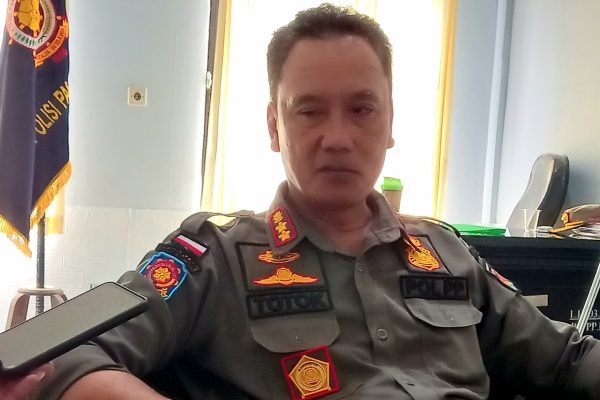 Kepala Satpol PP KLU, Totok Saputra. (Poto kicknews.today/Anggi)