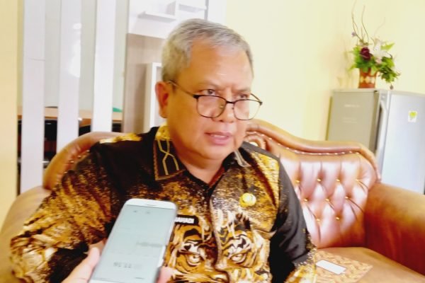 Kepala DKP3 KLU, Tresnahadi. (Poto kicknews today/Anggi)