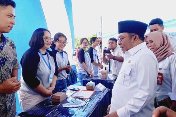Byoati Lombok Utara saat mengunjungi stand Job Fair. (Foto. kicknews.today/Anggi)