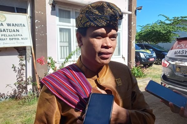 Ketua DPRD KLU, Agus Jasmani. (Poto kicknews.today /Anggi)