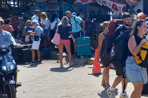 Wisatawan yang berkunjung ke Gili Trawangan. (Foto. kicknews.today/Anggi)