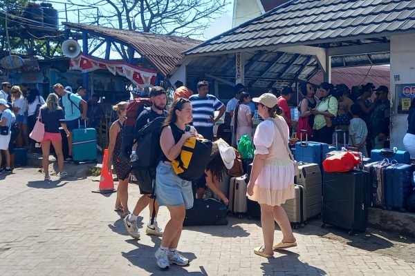 Wisatawan yang berkunjung ke Gili Trawangan. (Foto. kicknews.today/Anggi)