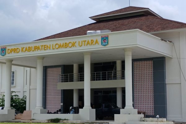 Gedung Baru DPRD Lombok Utara. (Foto. kicknews.today/Anggi)