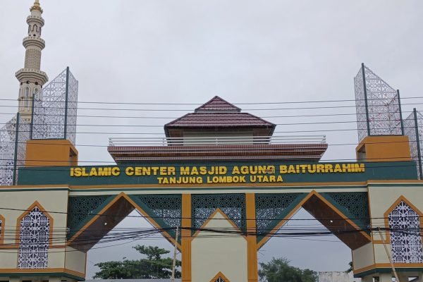 Islamic Center Masjid Agung Baiturrahim, Tanjung, KLU. (Foto. kicknews.today/Anggi)