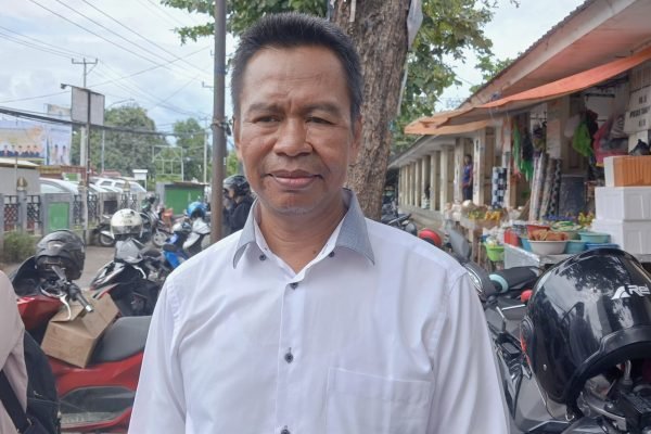Kepala Bidang Perdagangan Dinas Koperasi, Perindustrian dan Perdagangan (Diskoperindag) KLU, Harianto. (Foto. kicknews.today/Anggi)