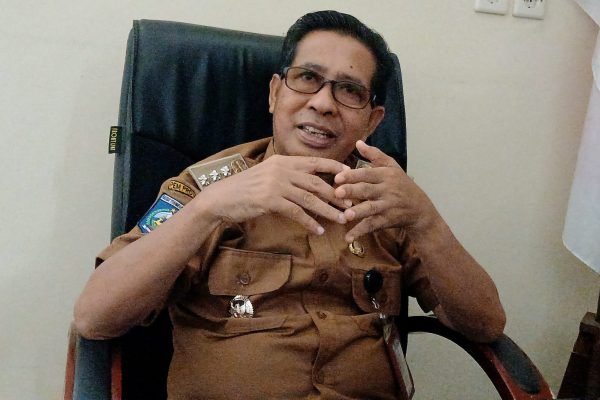 Camat Pemenang, Suhadman. (Foto. kicknews.today/Anggi)