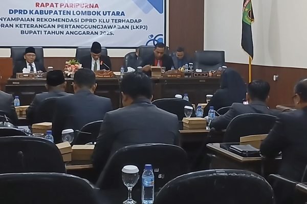 Rapat Paripurna DPRD KLU, agenda penyampaian rekomendasi terhadap Laporan Keterangan Pertanggungjawaban (LKPJ) Bupati Tahun Anggaran 2025. (Foto. kicknews.today/Anggi)
